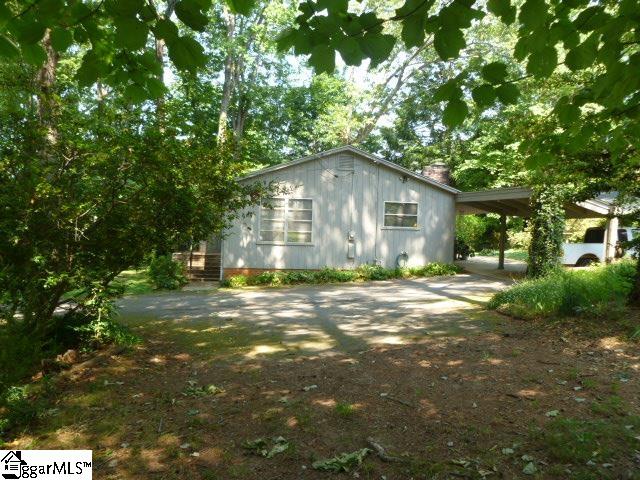 107 Spring Street Easley, SC 29640 - Photo 3 of 11 Gallery Image 3