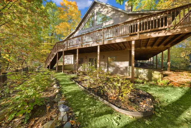 $650,000 | 8440 Felch Avenue, Newaygo, MI 49337