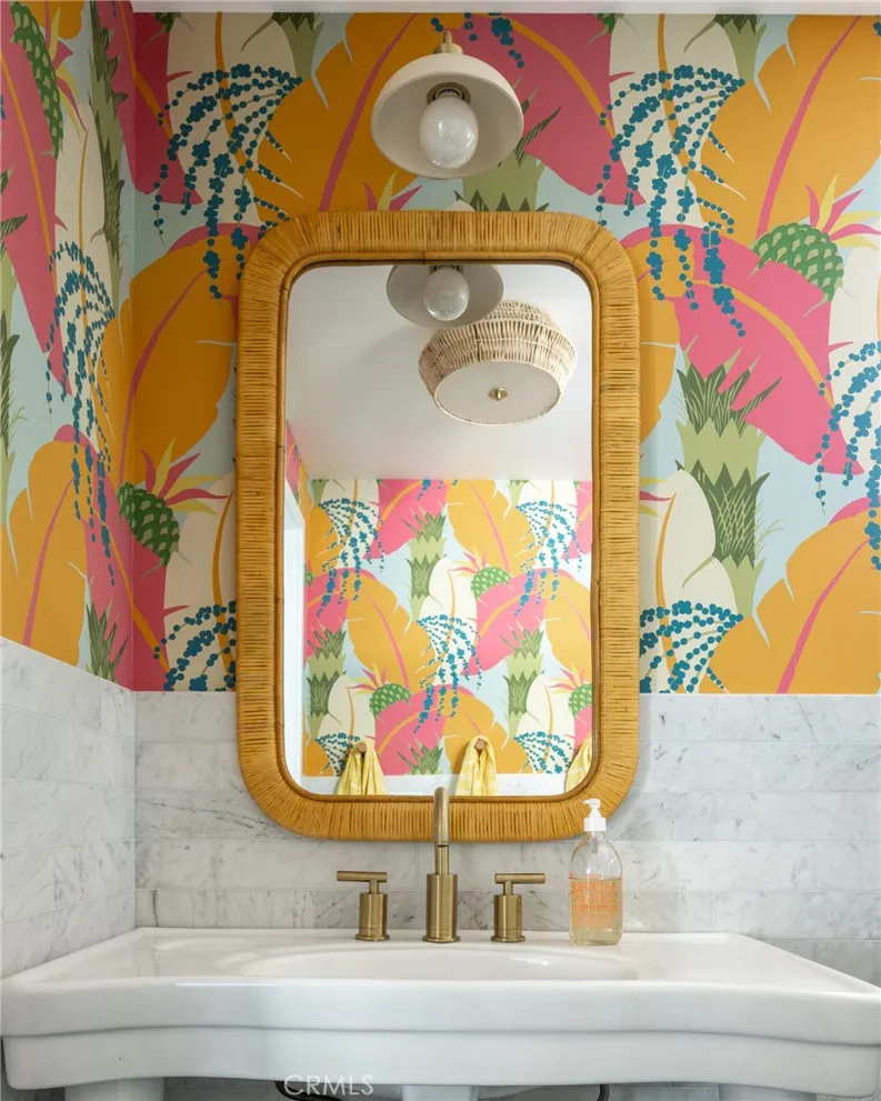 267 Myrtle Street Laguna Beach, CA 92651 - Photo 4 of 7