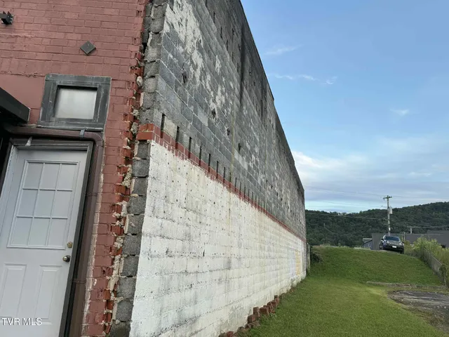 $269,900 | 510 Wood Avenue East, Big Stone Gap, VA 24219