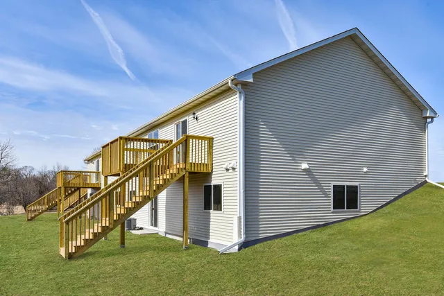 $319,900 | 1023 White Tail Lane, Montrose, MN 55363