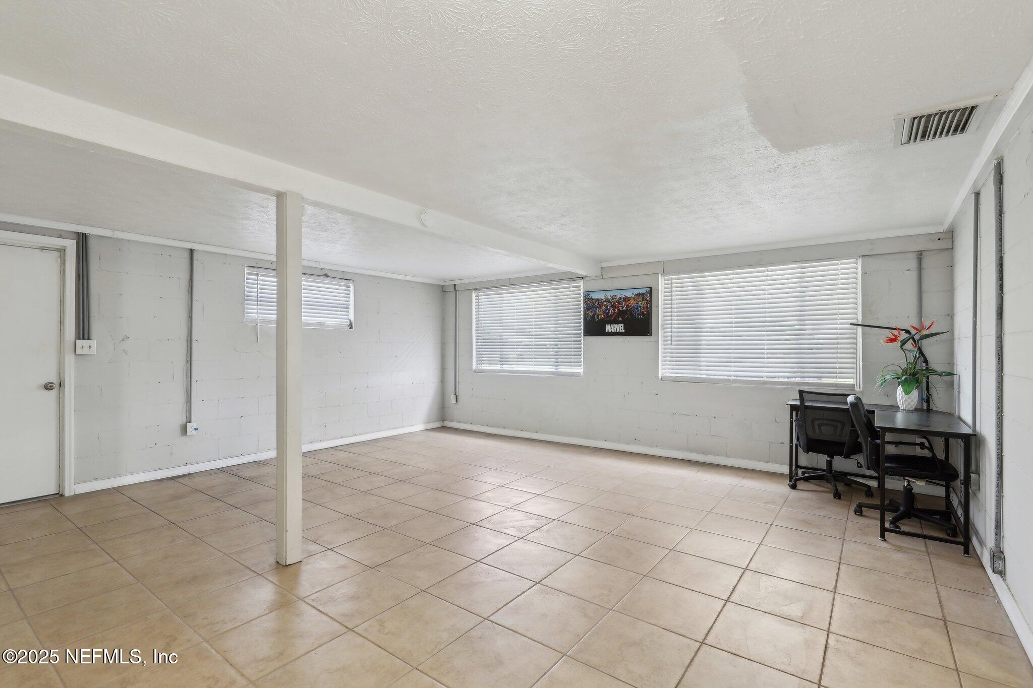 1234 Ibis Road Jacksonville, FL 32216 - Photo 29 of 37 Enormous Bonus Room
