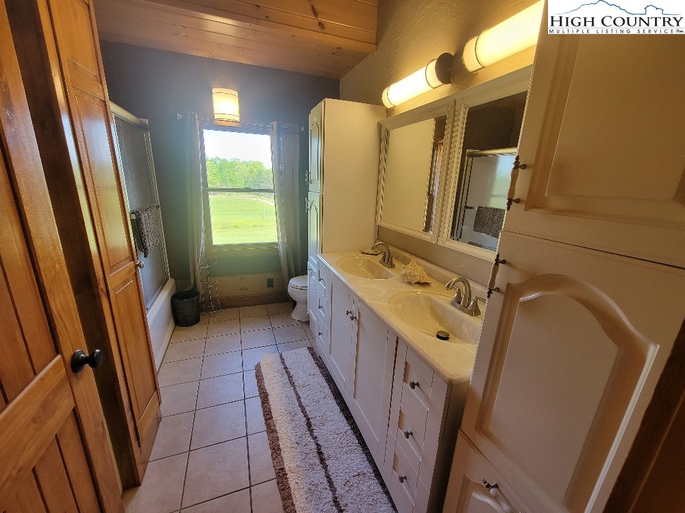 7406 Pipers Gap Road Galax, VA 24333 - Photo 37 of 50 Gallery Image 37