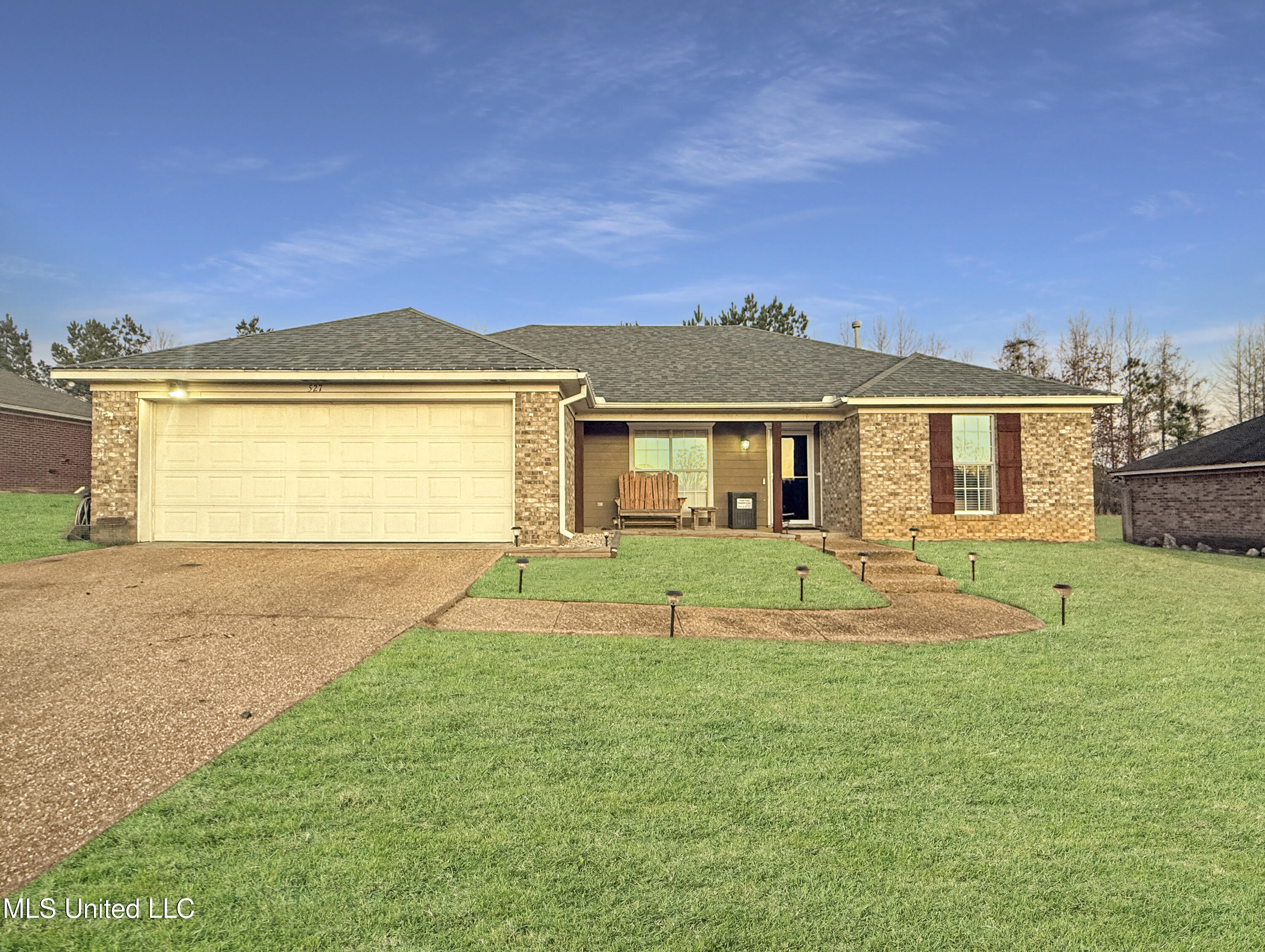 527 Roxbury Place Florence, MS 39073 - Photo 1 of 18 Front of home