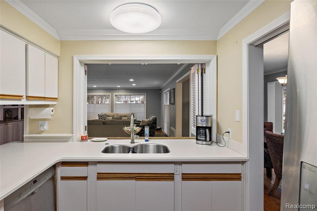 5340 Chicago Road Warren, MI 48092 - Photo 22 of 54