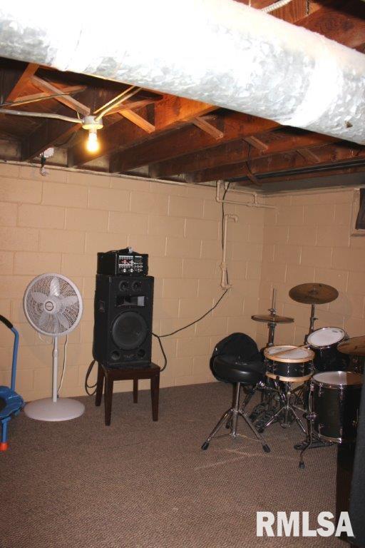 418 Waverly Road Davenport, IA 52804 - Photo 13 of 17 Gallery Image 13