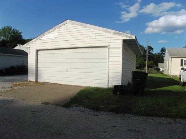 418 Waverly Road Davenport, IA 52804 - Photo 17 of 17 Gallery Image 17