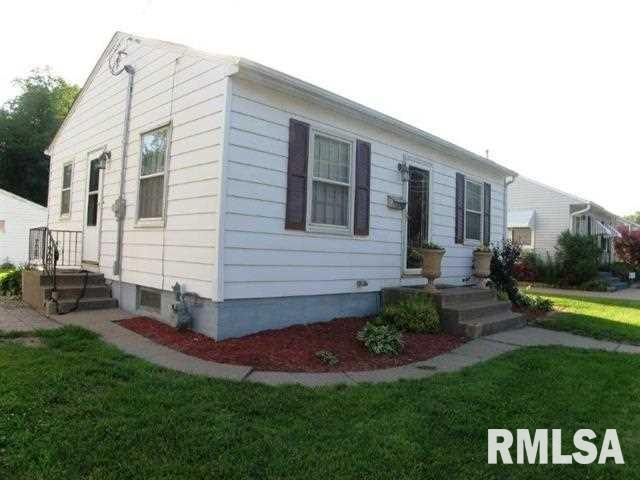 418 Waverly Road Davenport, IA 52804 - Photo 2 of 17 Gallery Image 2