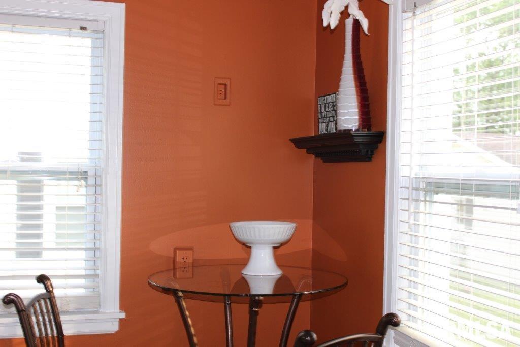 418 Waverly Road Davenport, IA 52804 - Photo 5 of 17 Gallery Image 5