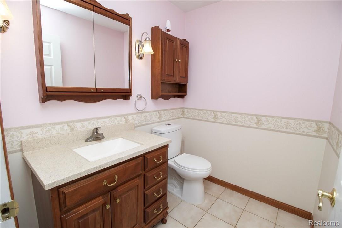 2447 Hadley Road Lapeer, MI 48446 - Photo 30 of 57 BathroomHalfML2.jpg