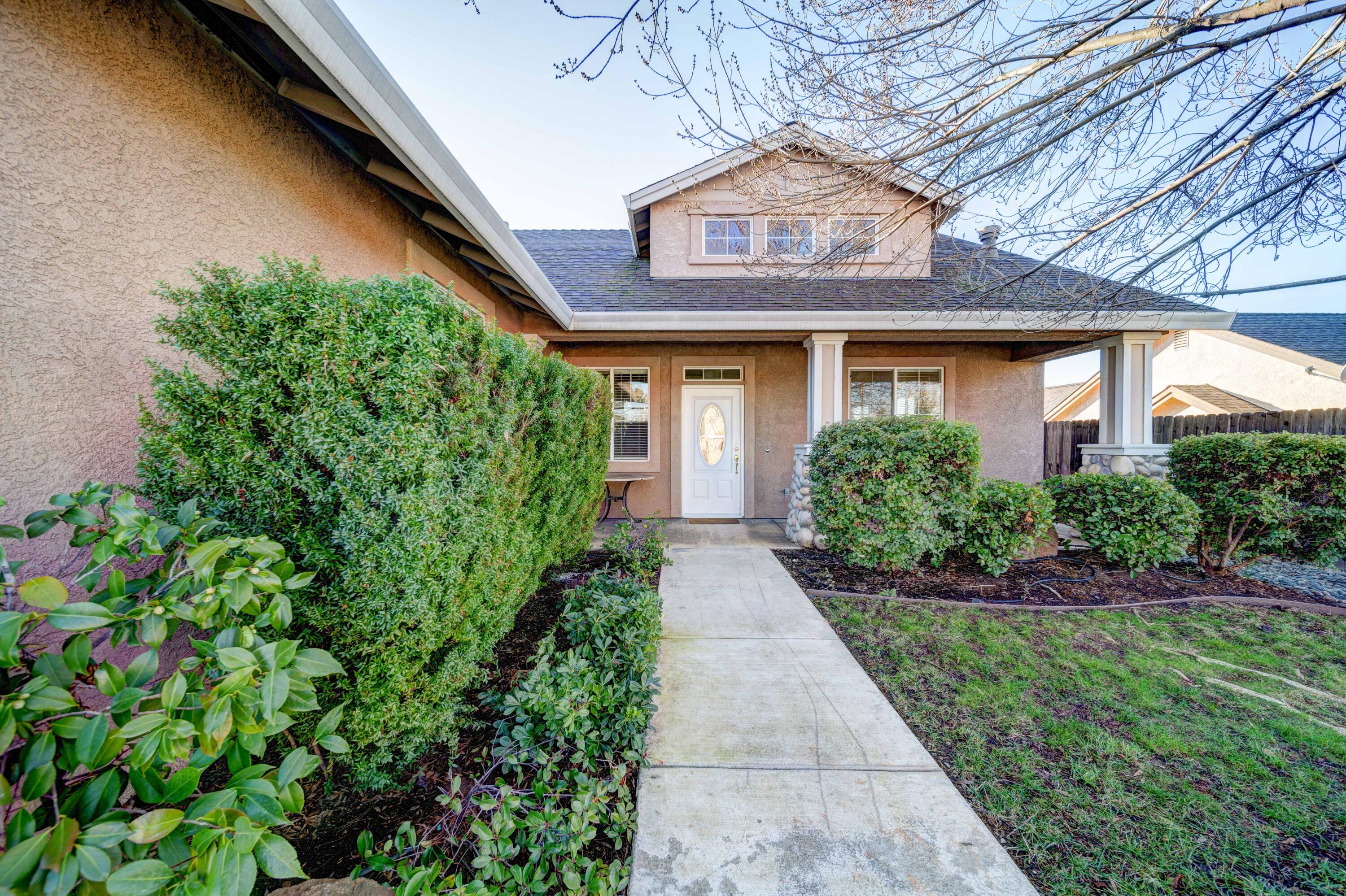 1995 Tarmac Road Redding, CA 96003 - Photo 3 of 50 Redding-Real-Estate-Photography-56