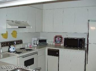 525 Salter Path Road, Unit C3 Pine Knoll Shores, NC 28512 - Photo 3 of 11 Kitchen