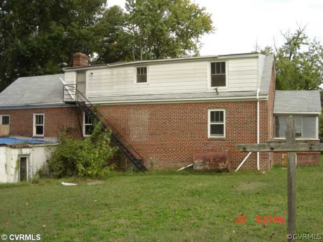 1624 Whitehead Road Richmond, VA 23225 - Photo 2 of 2 a view of a house with backyard and garden
