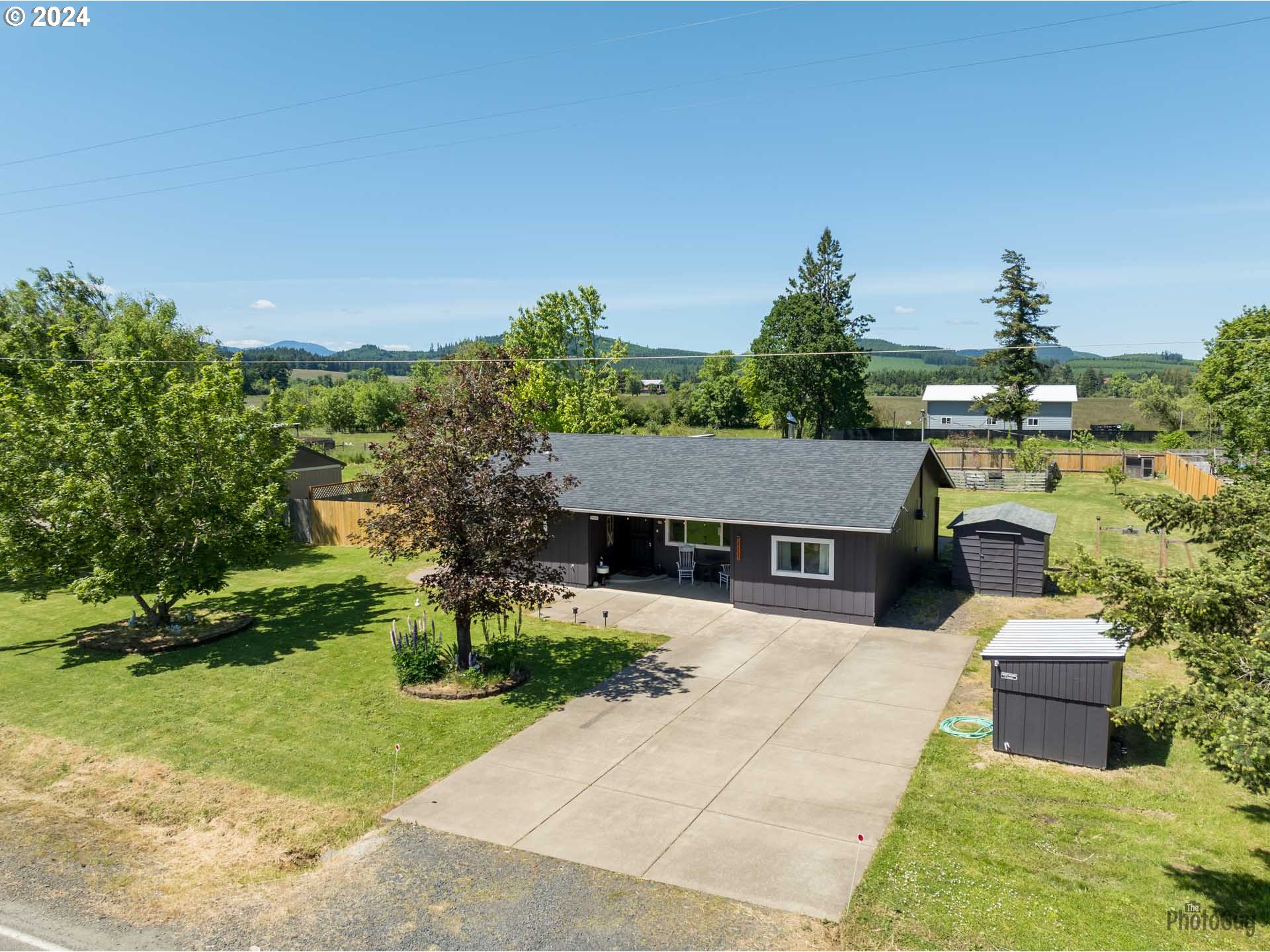 25333 Dawson Road Monroe, OR 97456 - Photo 3 of 35 Gallery Image 3