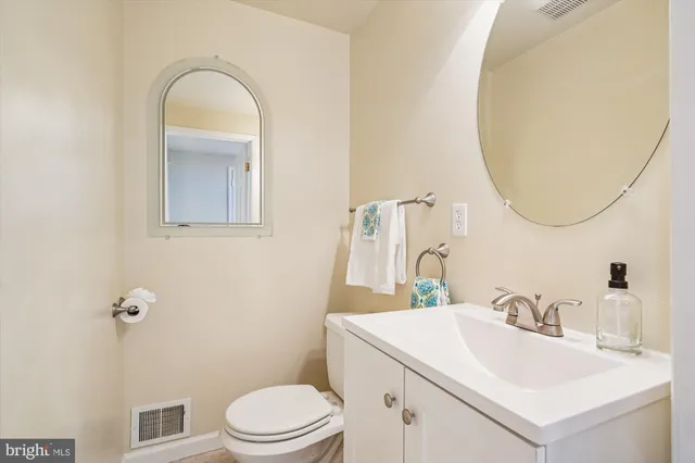 $699,900 | 20728 Bell Bluff Road, Gaithersburg, MD 20882