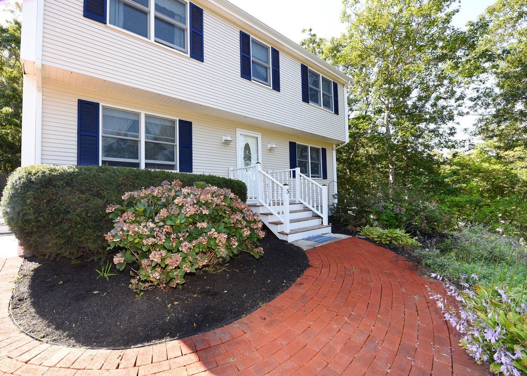 5 Pike Road Plymouth, MA 02360 - Photo 3 of 29 Gallery Image 3