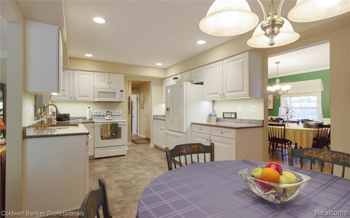 35846 Congress Road Farmington, MI 48335 - Photo 9 of 30 8.jpg
