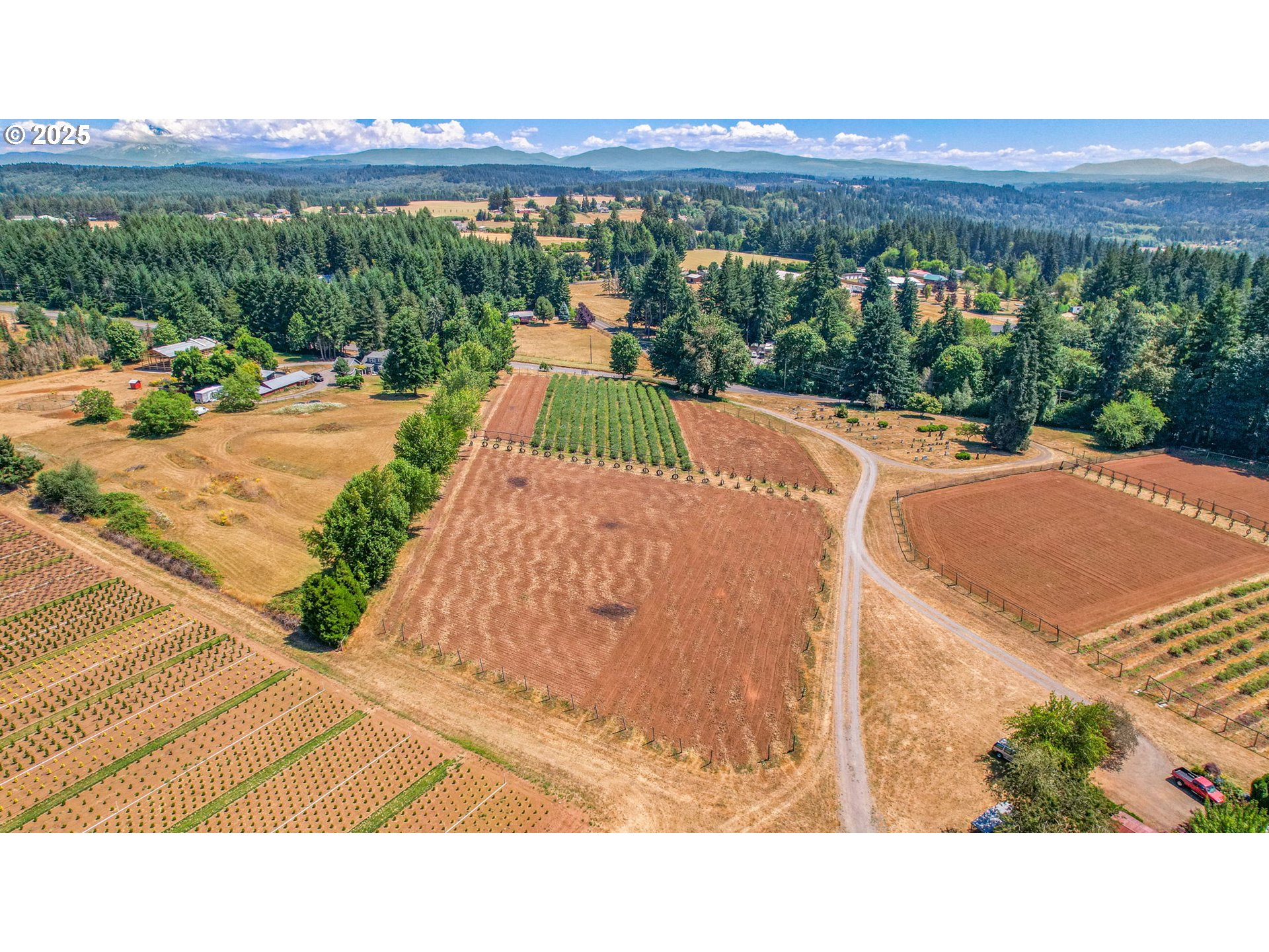 31909 Highway 211 Eagle Creek, OR 97022 - Photo 18 of 48 a view of a city