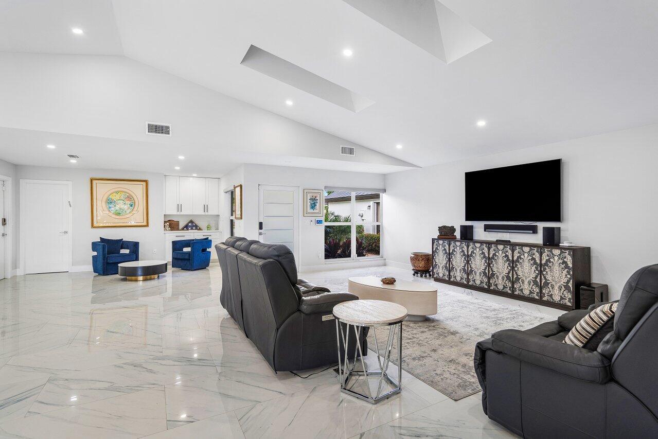 11158 Highland Circle Boca Raton, FL 33428 - Photo 12 of 33 012-11158HighlandCircle-BocaRaton-FL-334