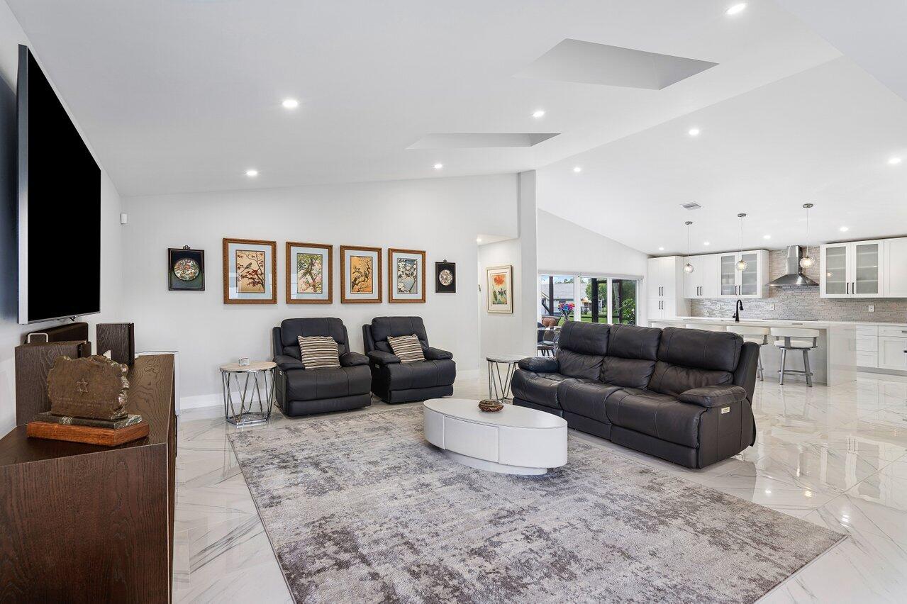 11158 Highland Circle Boca Raton, FL 33428 - Photo 10 of 33 010-11158HighlandCircle-BocaRaton-FL-334