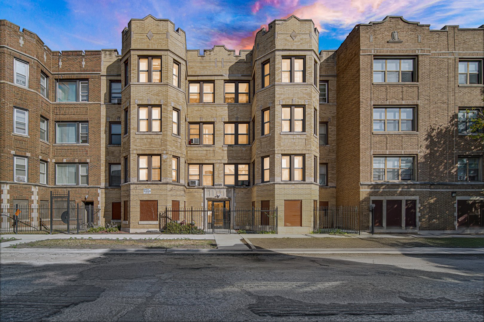 1758 East 72nd Street Chicago, IL 60649 - Photo 2 of 20 a front view of a multi story building