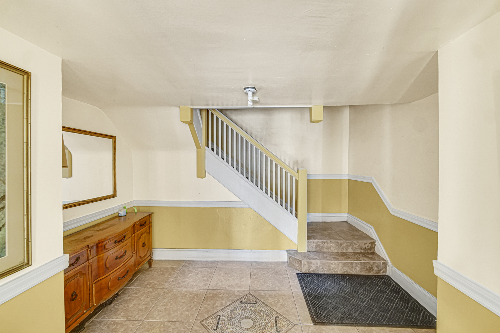 1758 East 72nd Street Chicago, IL 60649 - Photo 5 of 20 a view of entryway and hall with wooden floor