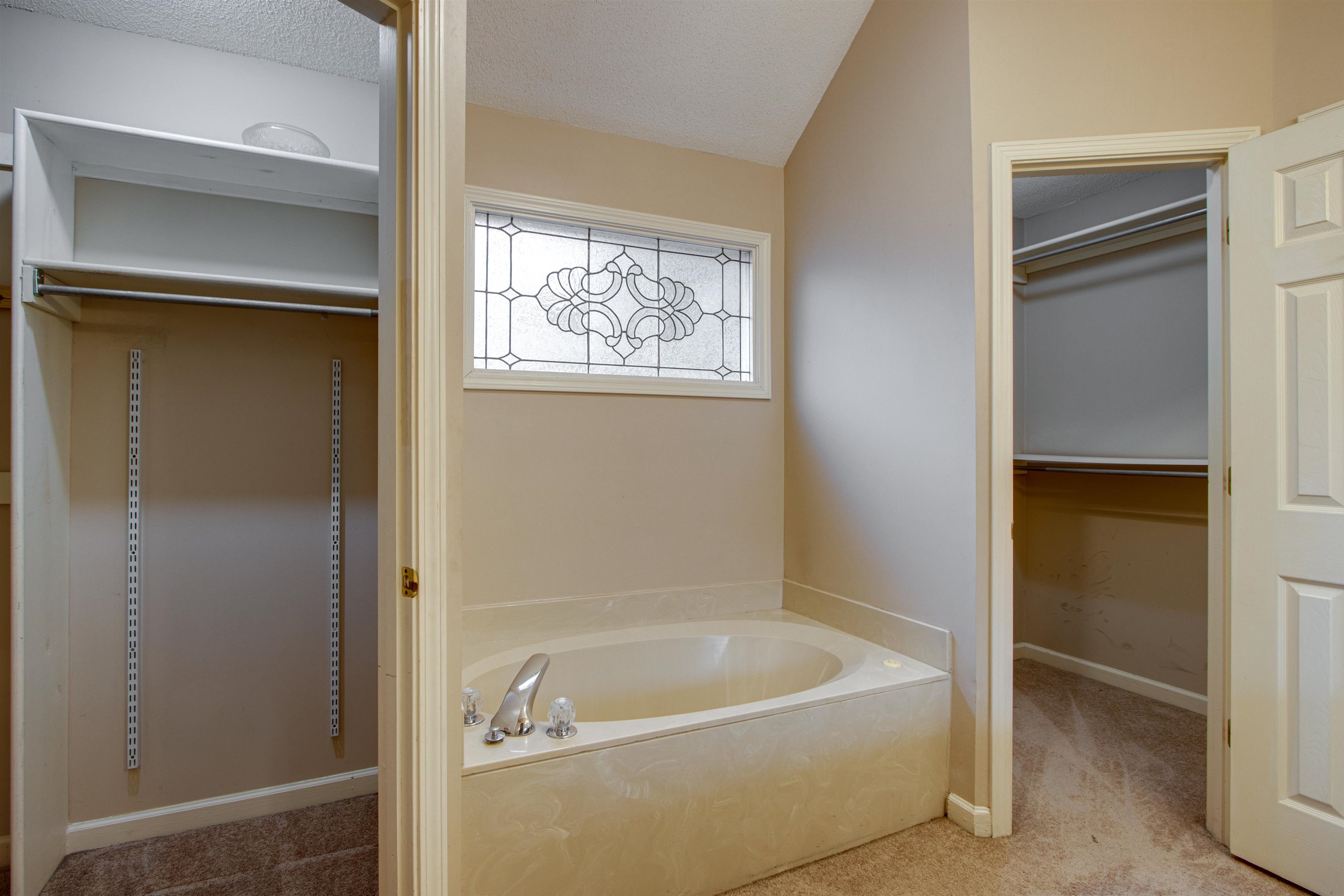 690 Ridge Fall Drive Memphis, TN 38018 - Photo 25 of 28 a bathroom with a tub