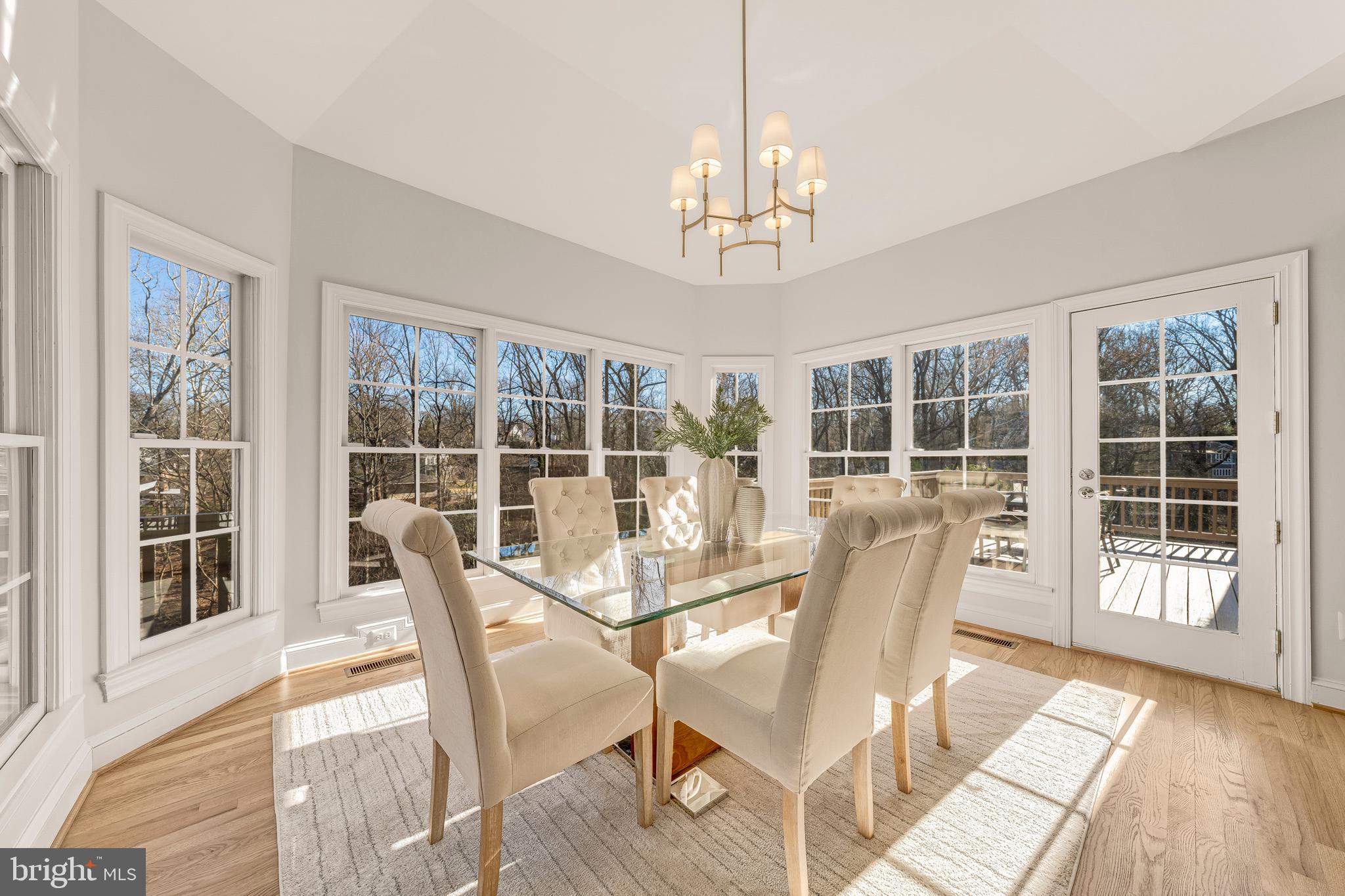 1609 Brookside Road McLean, VA 22101 - Photo 18 of 46 Breakfast Room with Access to two Decks