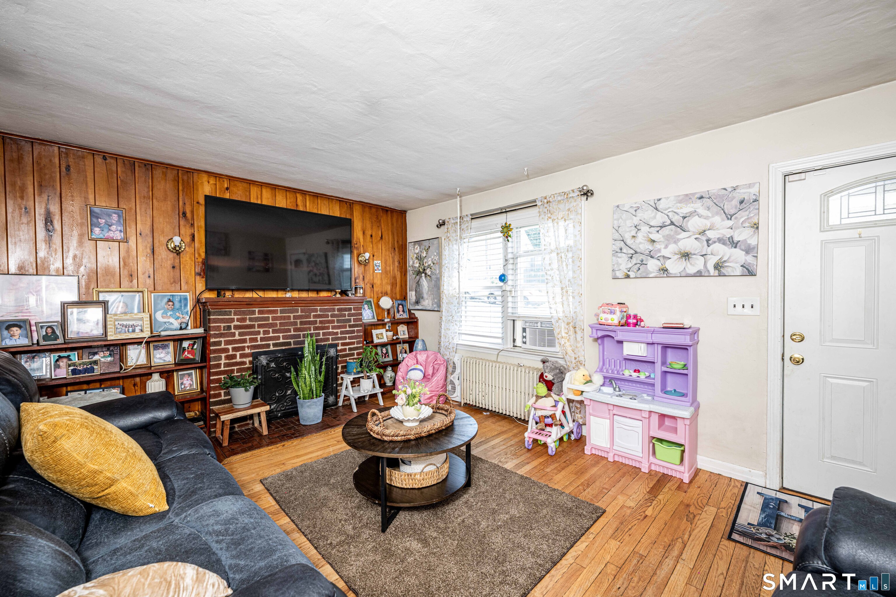 121 4th Street Hamden, CT 06514 - Photo 10 of 28