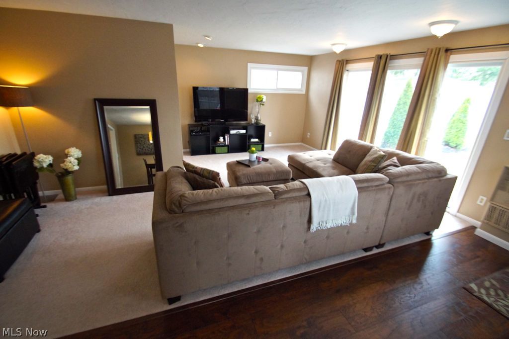 1104 Elmwood Road Cleveland, OH 44124 - Photo 2 of 24 Gallery Image 2
