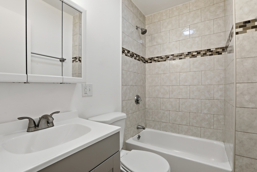 176 Ferry Street, Unit 3L Everett, MA 02149 - Photo 14 of 26