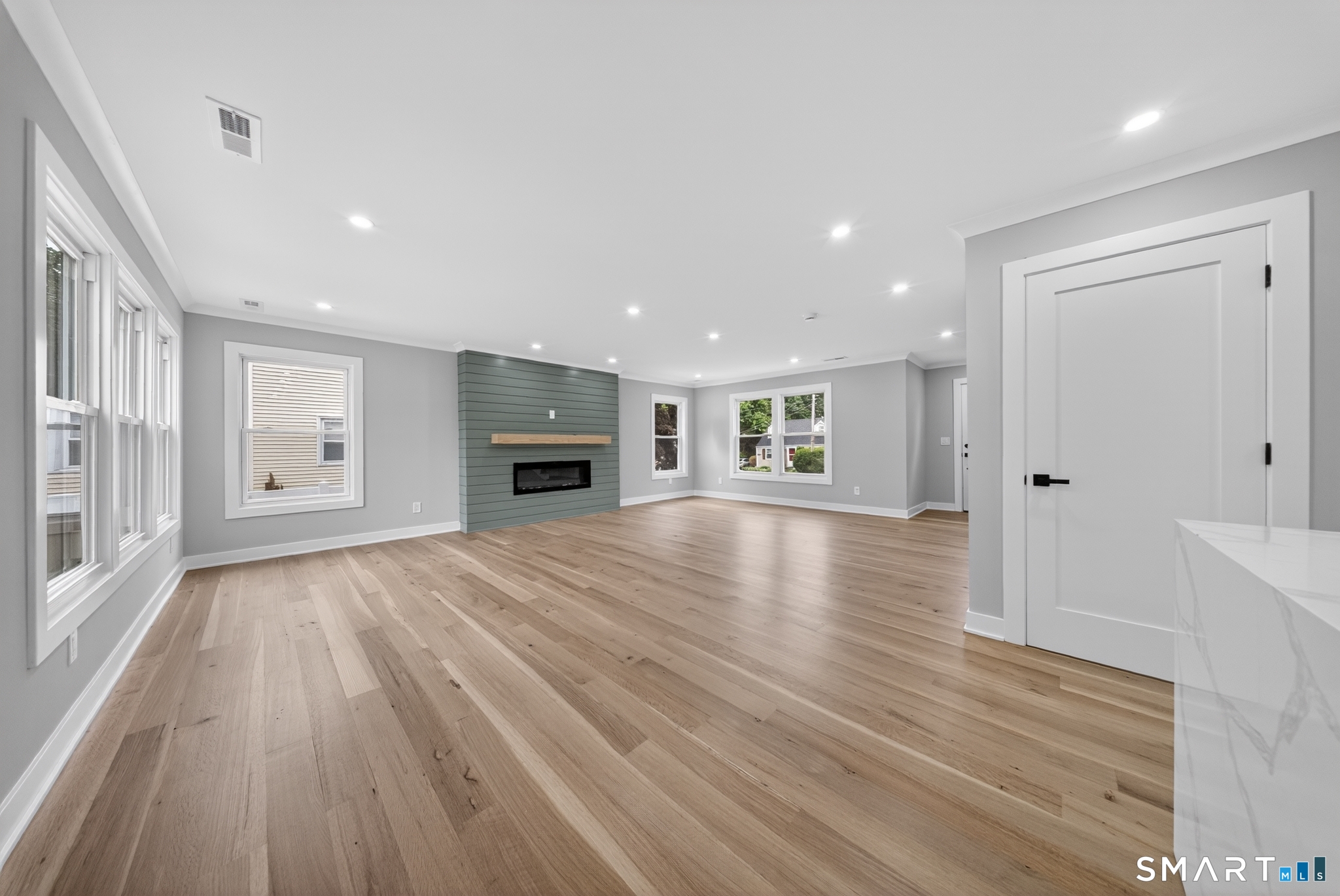10 Cutrone Road Norwalk, CT 06850 - Photo 9 of 40
