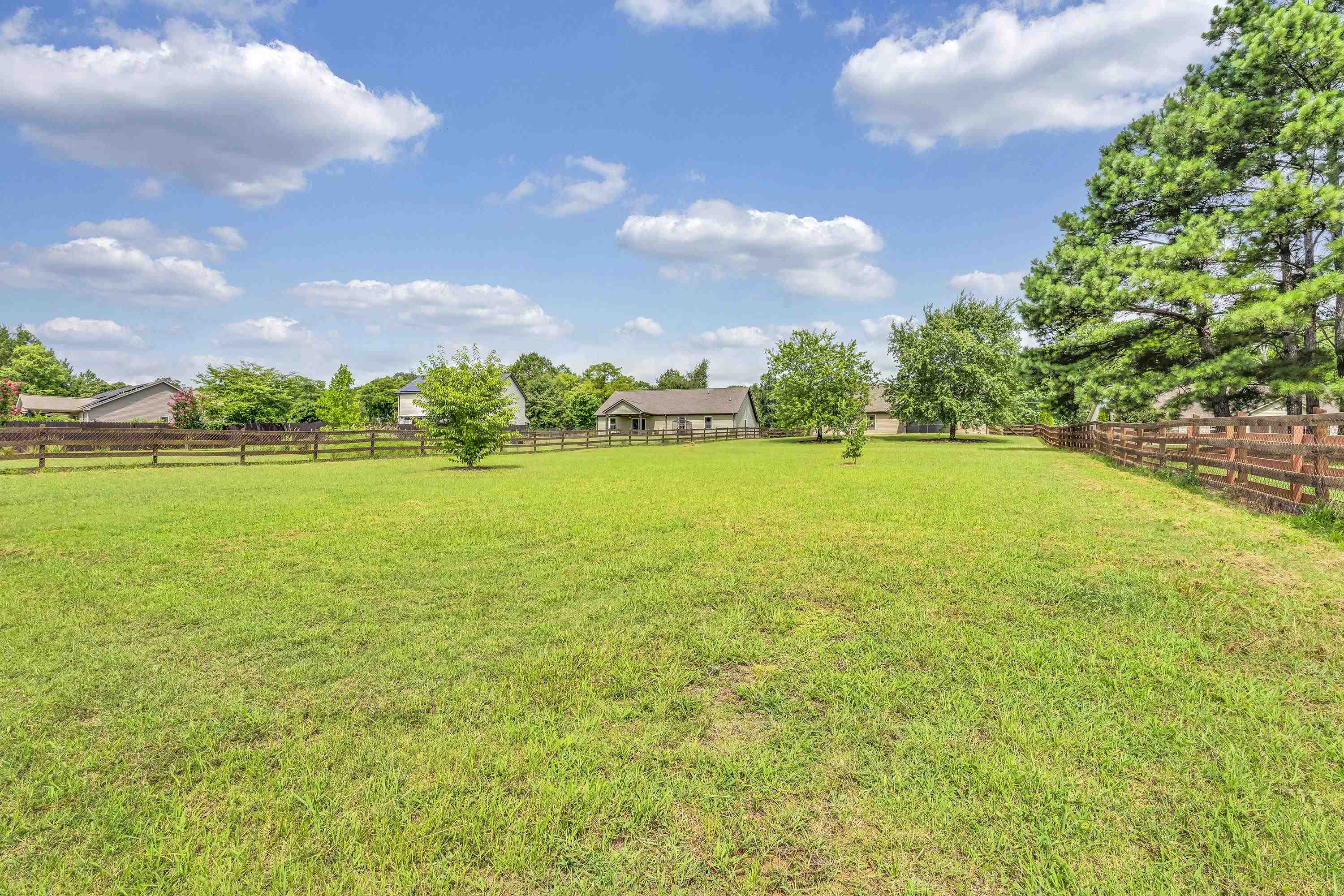 365 Silver Lake Road Duncan, SC 29334 - Photo 22 of 26 Gallery Image 22
