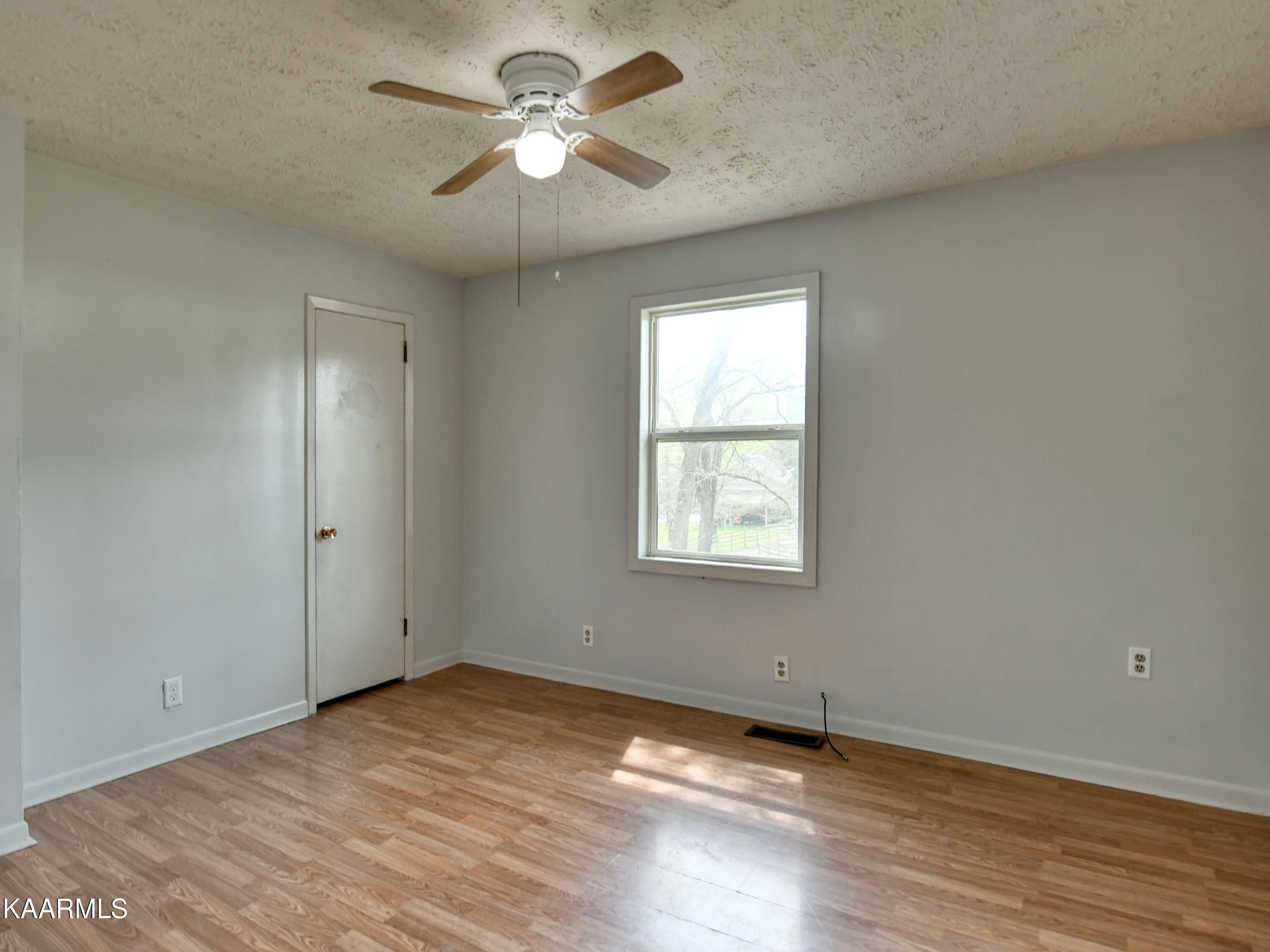 502 Miller Road Clinton, TN 37716 - Photo 8 of 16 502 Miller Rd