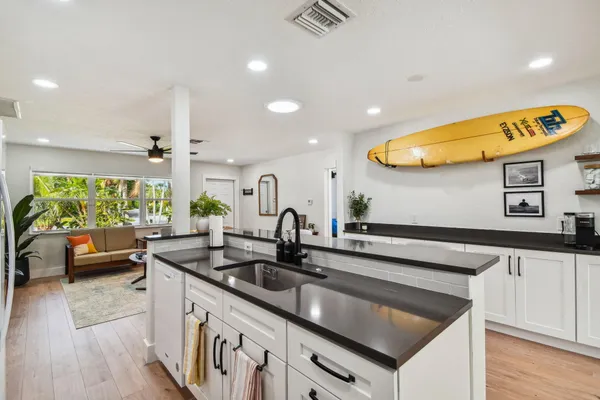 $4,000 | 702 Northeast 10th Avenue, Boynton Beach, FL 33435