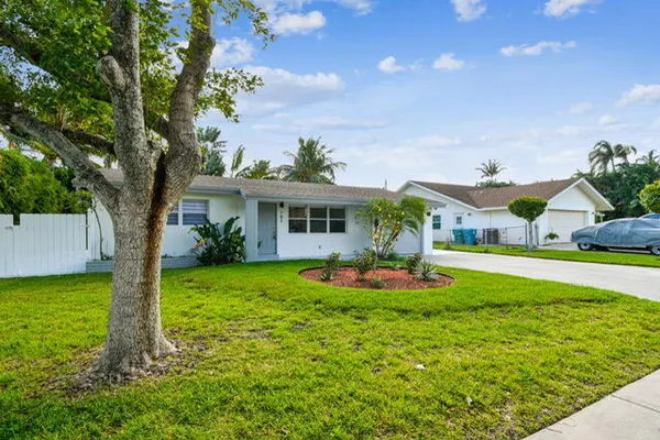 $4,000 | 702 Northeast 10th Avenue, Boynton Beach, FL 33435