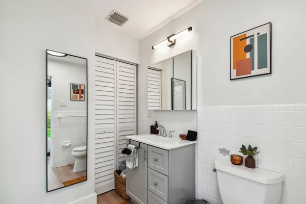 $4,000 | 702 Northeast 10th Avenue, Boynton Beach, FL 33435