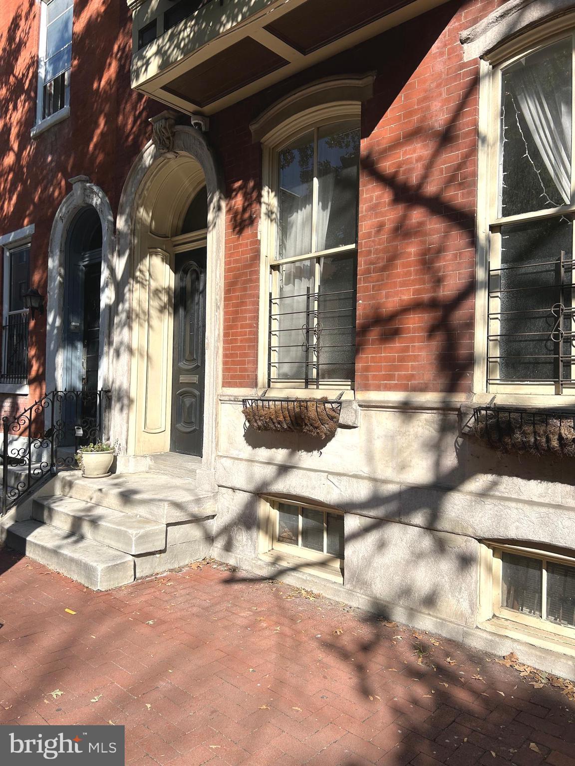 937 Spruce Street Philadelphia, PA 19107 - Photo 2 of 80 937 Spruce St