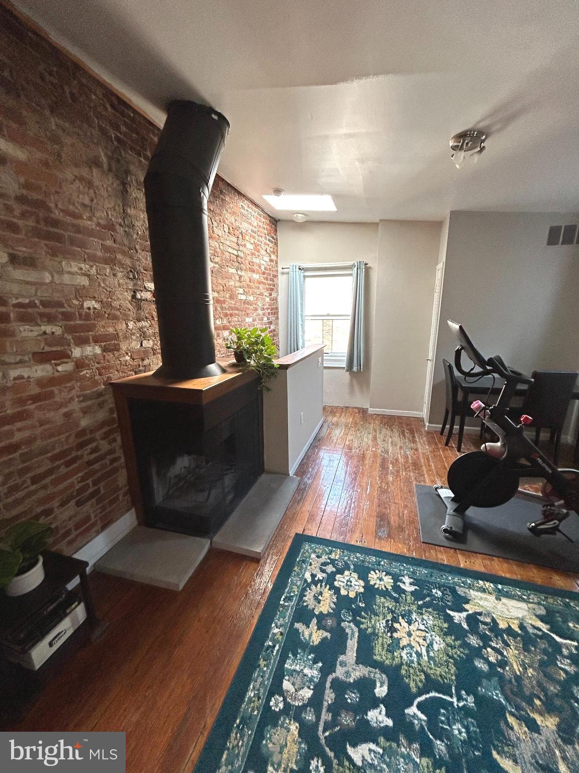 937 Spruce Street Philadelphia, PA 19107 - Photo 28 of 80 Unit 3 Living room