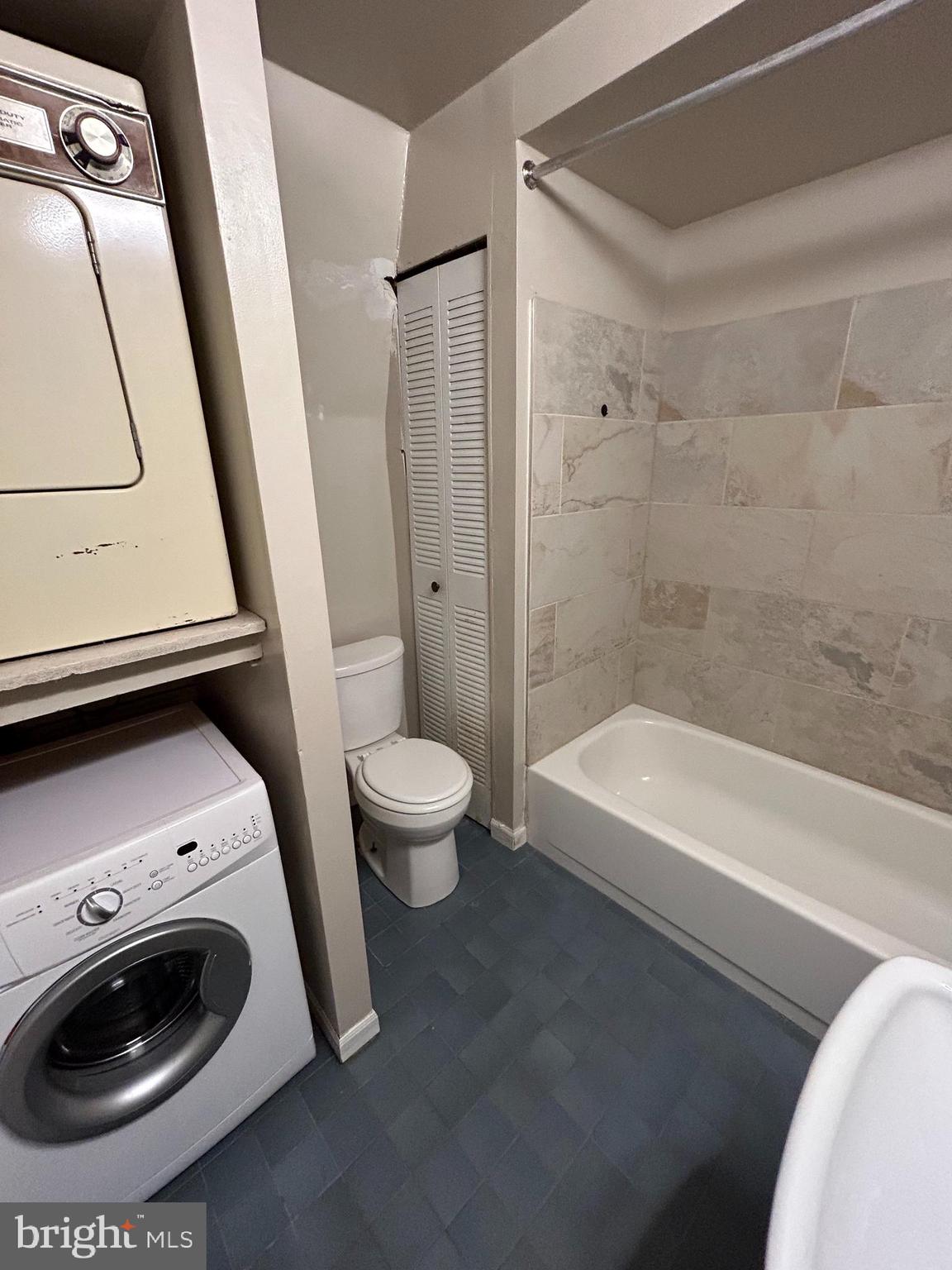 937 Spruce Street Philadelphia, PA 19107 - Photo 51 of 80 a bathroom with a sink a toilet and a bathtub