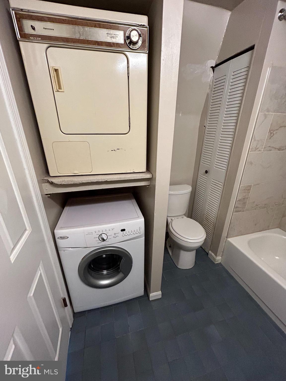 937 Spruce Street Philadelphia, PA 19107 - Photo 52 of 80 Unit 4 bathroom