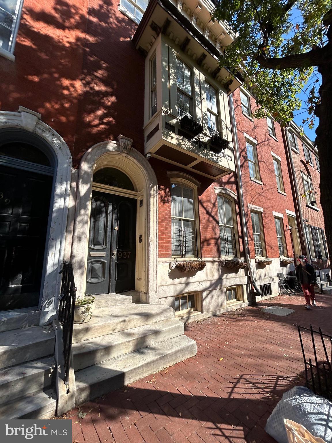 937 Spruce Street Philadelphia, PA 19107 - Photo 75 of 80 a view of a building with a tree