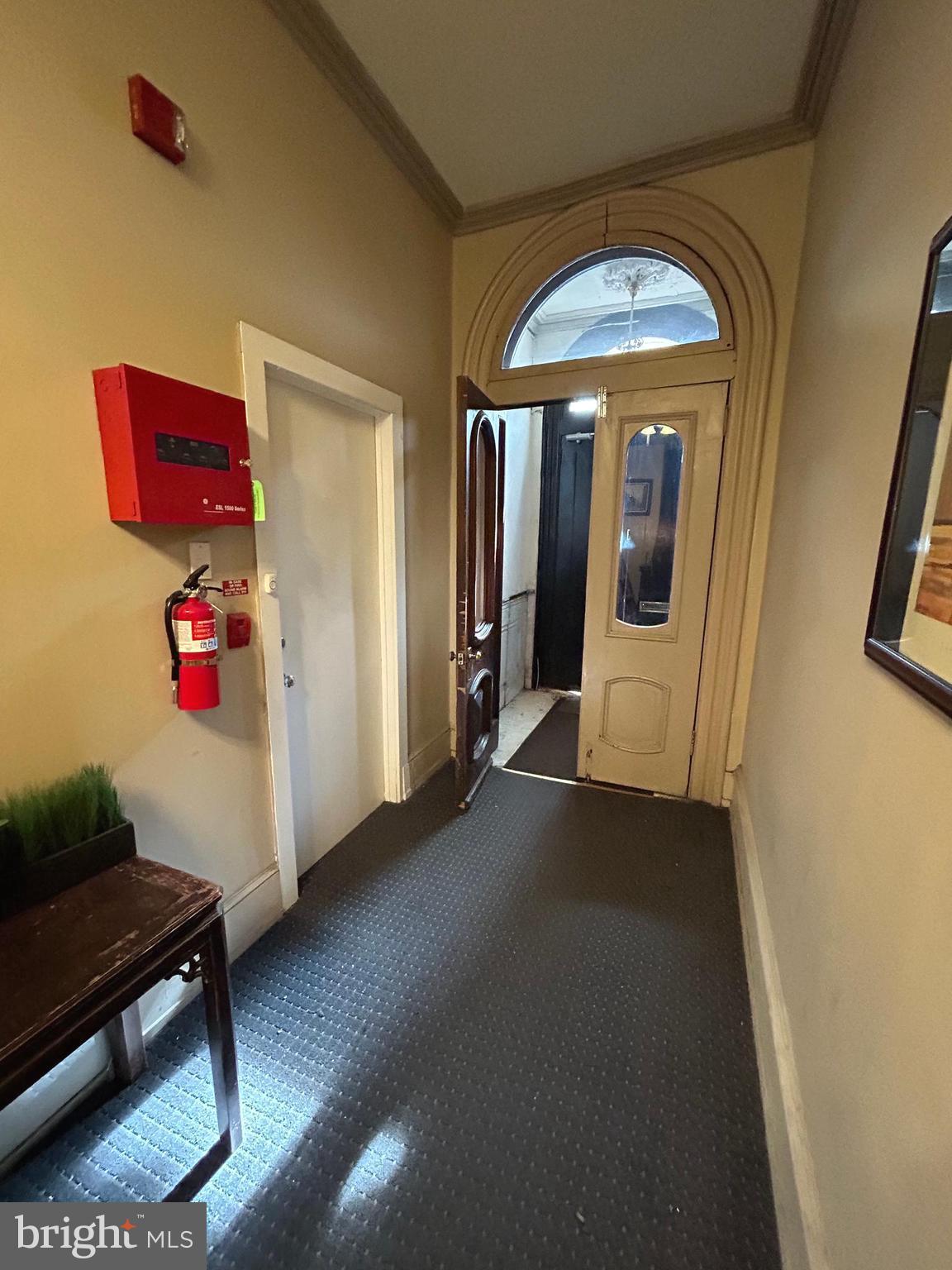 937 Spruce Street Philadelphia, PA 19107 - Photo 76 of 80 937 foyer