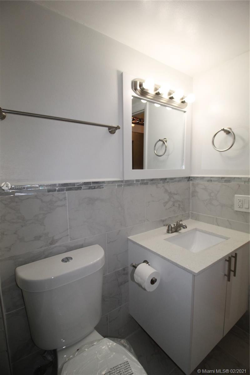 1665 Bay Road, Unit 516 Miami Beach, FL 33139 - Photo 11 of 22