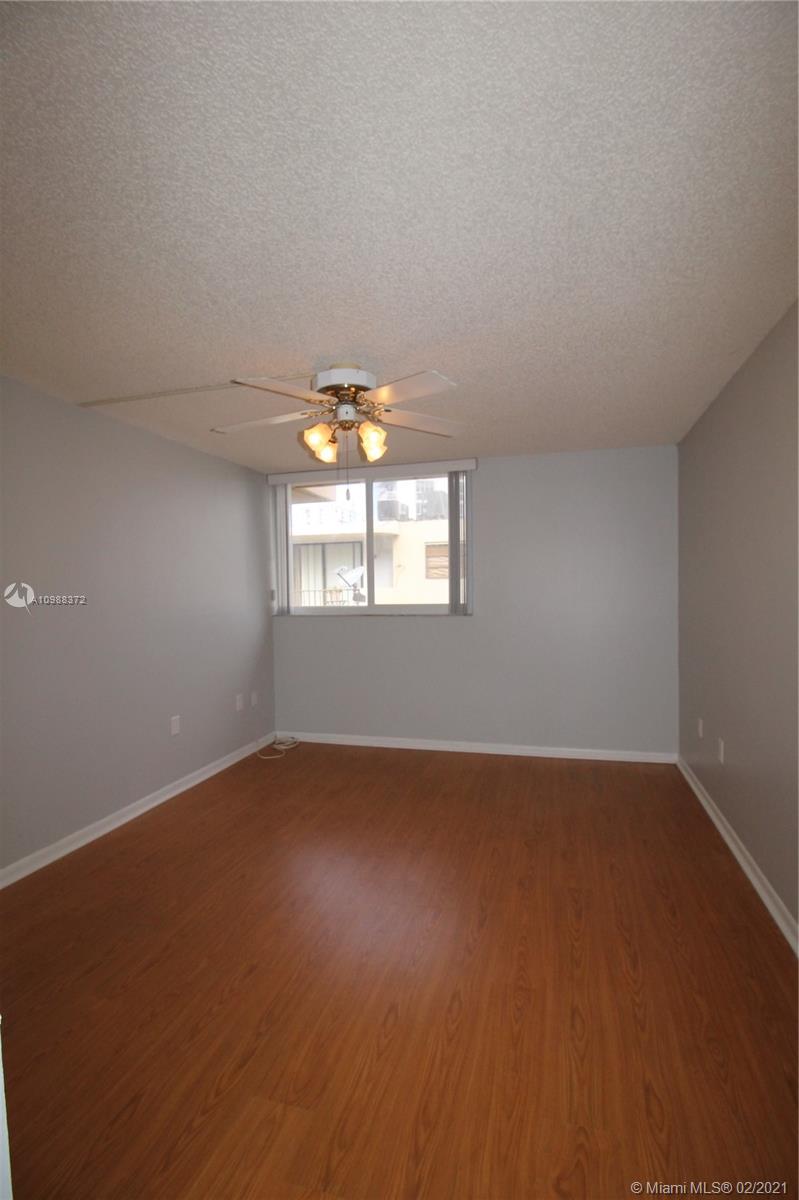 1665 Bay Road, Unit 516 Miami Beach, FL 33139 - Photo 12 of 22