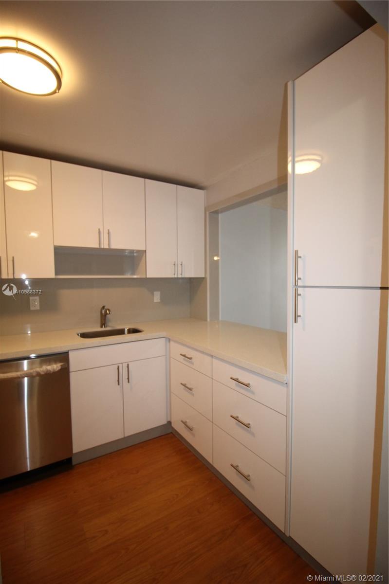 1665 Bay Road, Unit 516 Miami Beach, FL 33139 - Photo 3 of 22