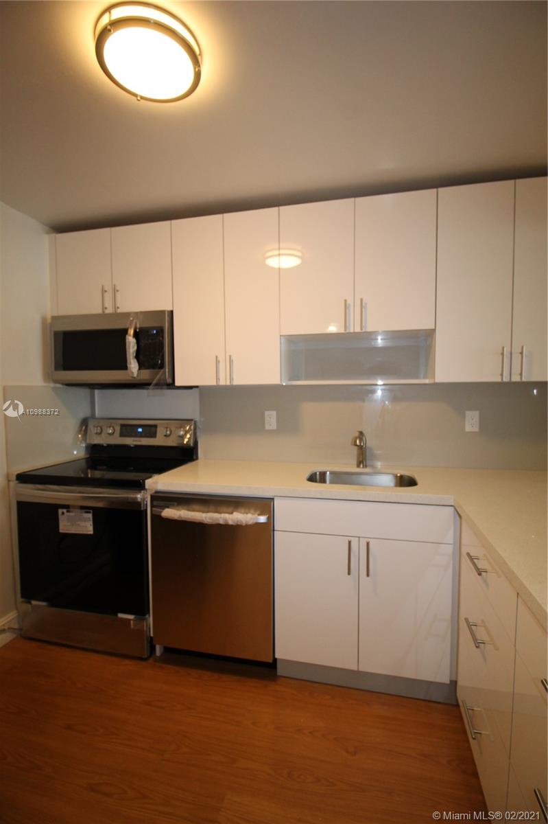 1665 Bay Road, Unit 516 Miami Beach, FL 33139 - Photo 5 of 22