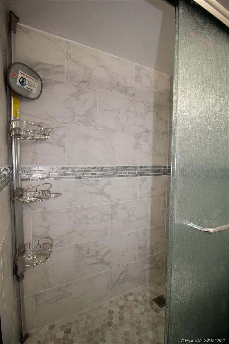 1665 Bay Road, Unit 516 Miami Beach, FL 33139 - Photo 8 of 22