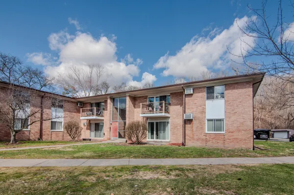 $189,000 | 1261 Island Drive, Unit 103, Ann Arbor, MI 48105