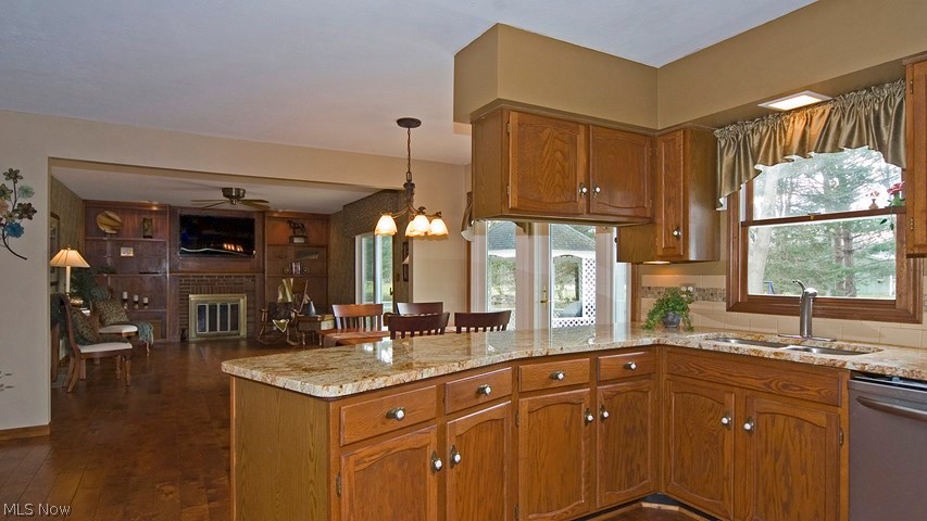 Open Concept Family Room & Kitchen